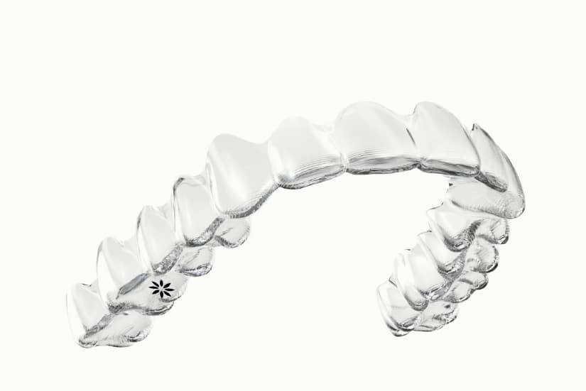 透明で目立ちにくいマウスピース